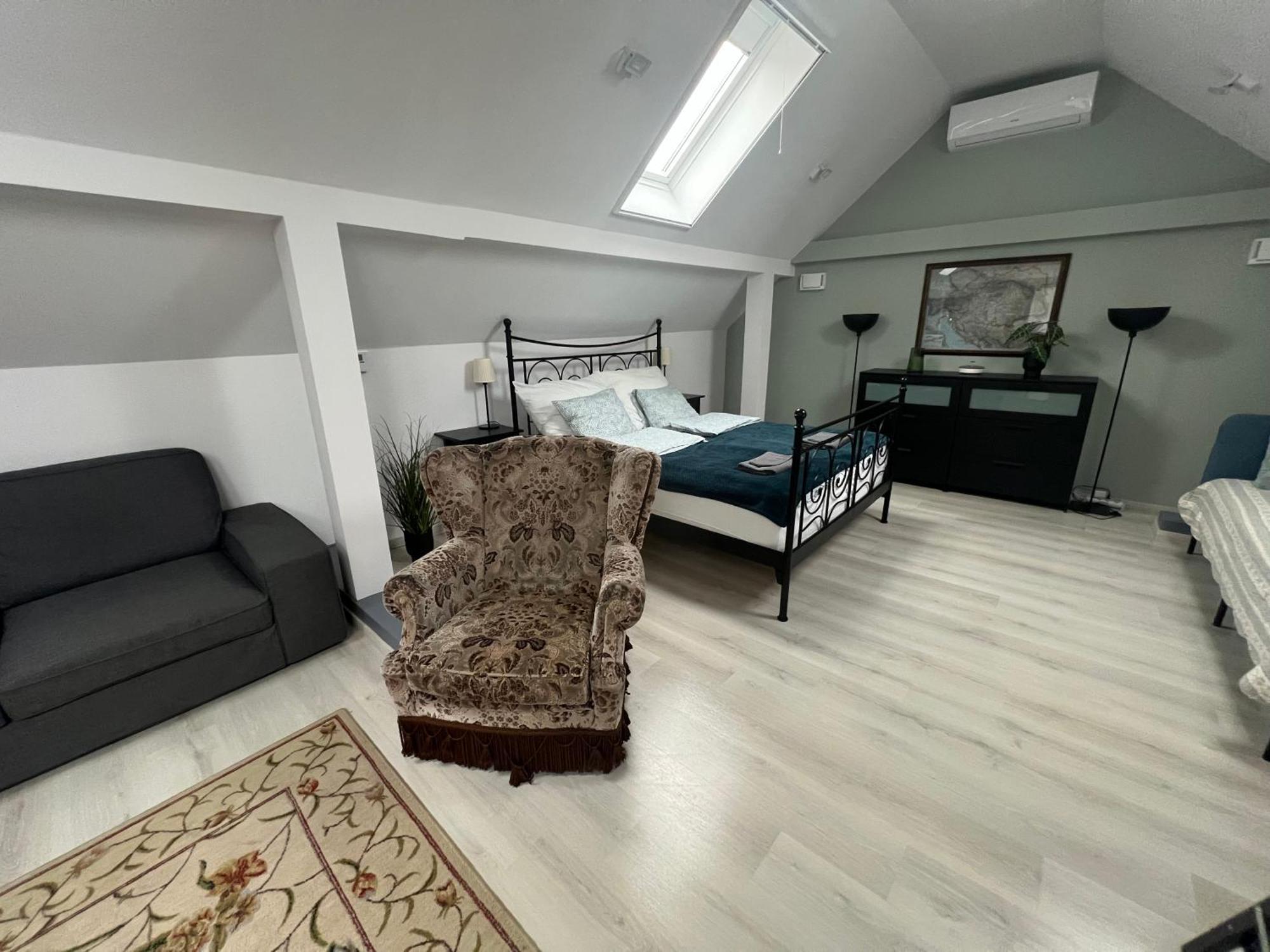 Buekkoes Apartman Apartment Сентендре Екстериор снимка